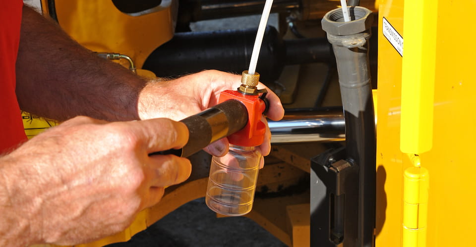 Checking hydraulic fluid