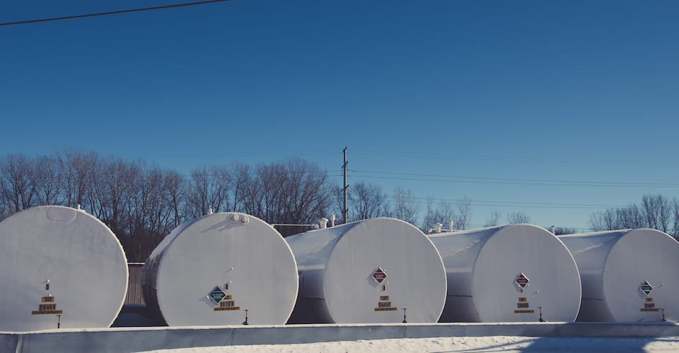 Fuel tanks in a row