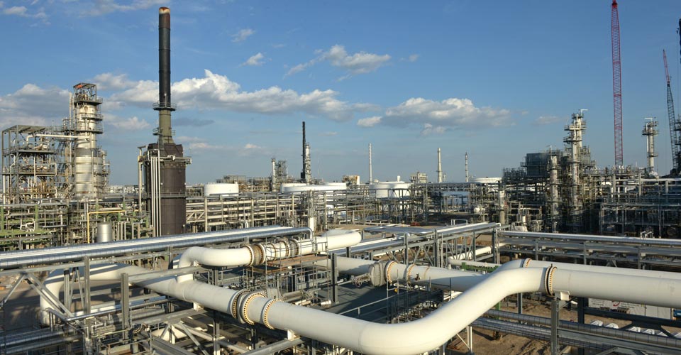 Pipelines at a refinery