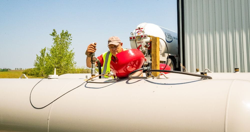 Filling propane tank