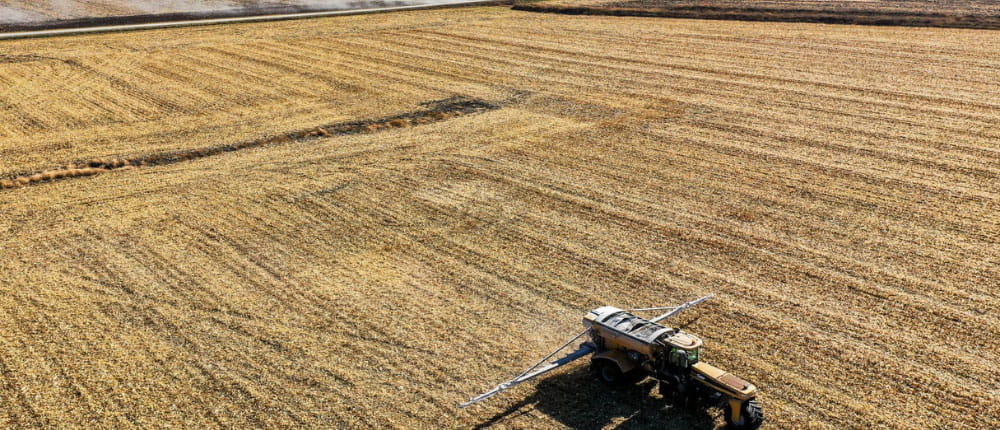 spreader in field