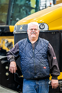 Producer Chuck Nelson relies on Cenex® lubricants, fuels and the Cenex Total Protection Plan® warranty to keep his equipment performing in tough conditions.